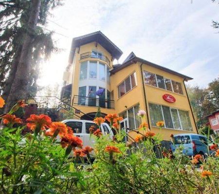 Hotel Alice Băile Olăneşti エクステリア 写真